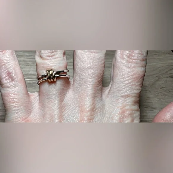 Vintage Designer Ed Levin Sterling Silver & Gold Signature Ring, Size 6 - Picture 11 of 13